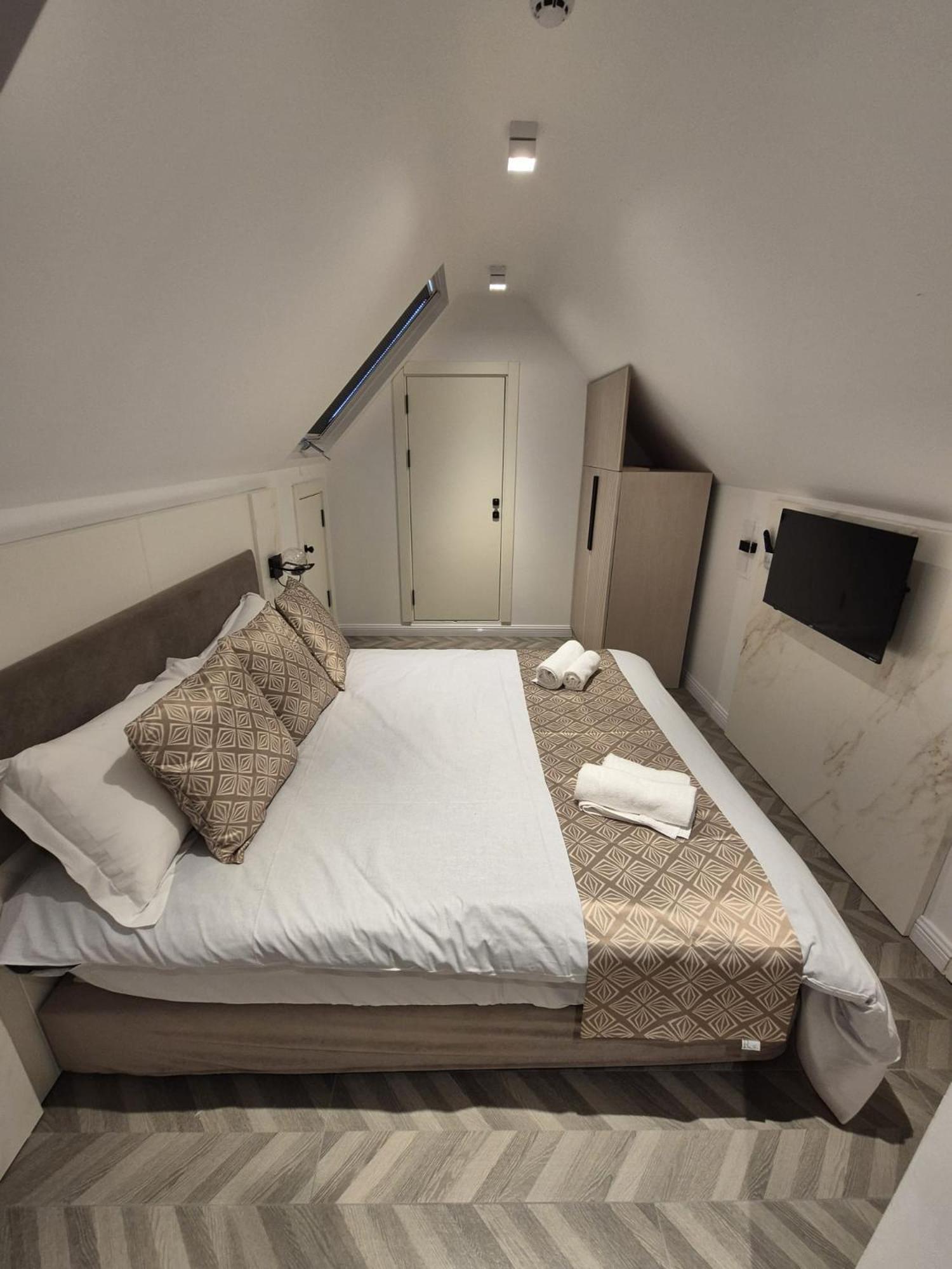 Rosemay Hotel Near London Heathrow Airport Хейс Экстерьер фото